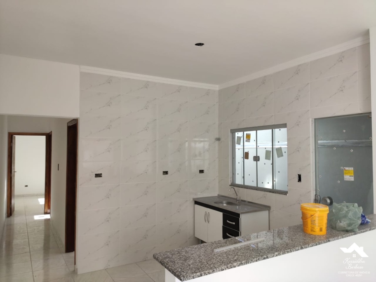 Casa à venda com 2 quartos, 50m² - Foto 1